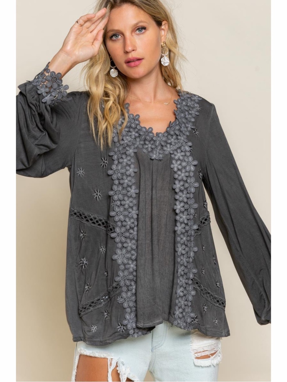 POL Gray Embroidered Floral Appliqué Top Size M Balloon Sleeve Boho Festival - Picture 11 of 11